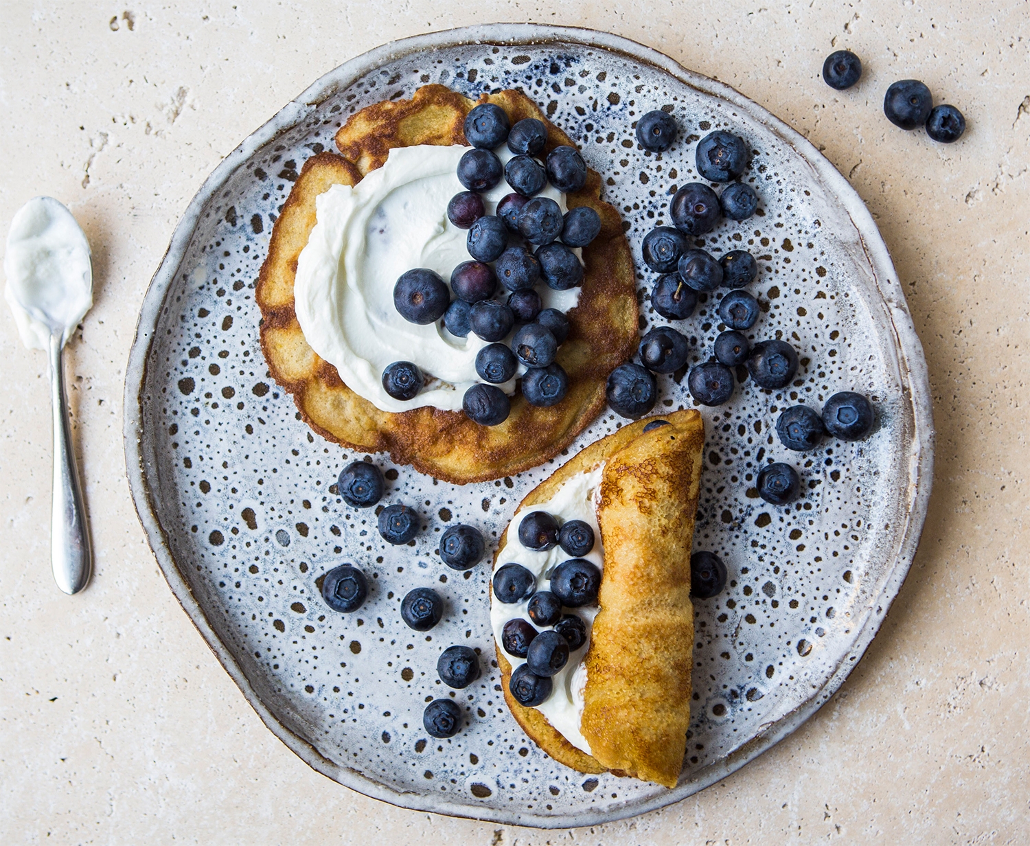 Pancakes cu Iaurt si Afine