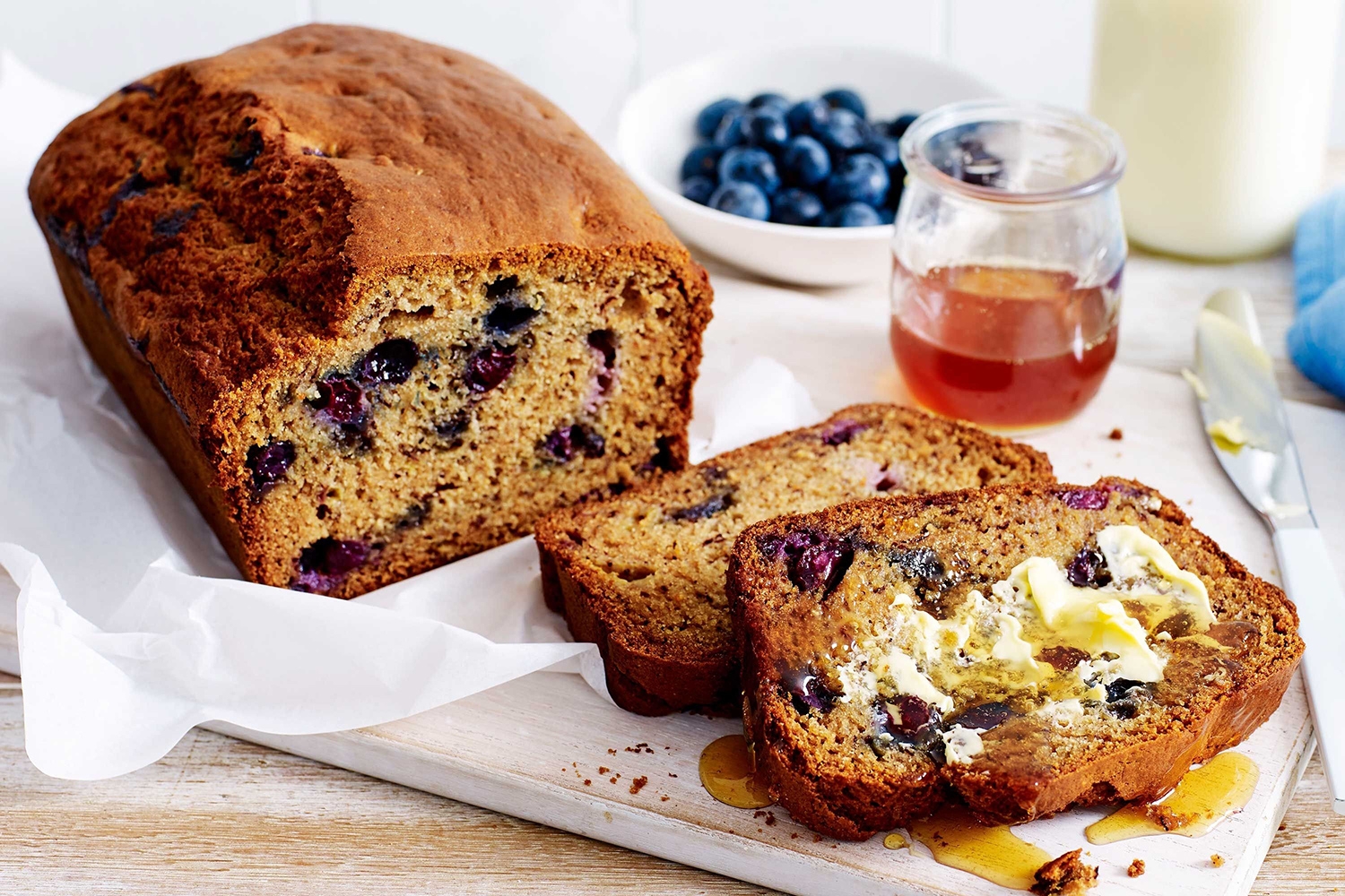 Chec cu banane si afine